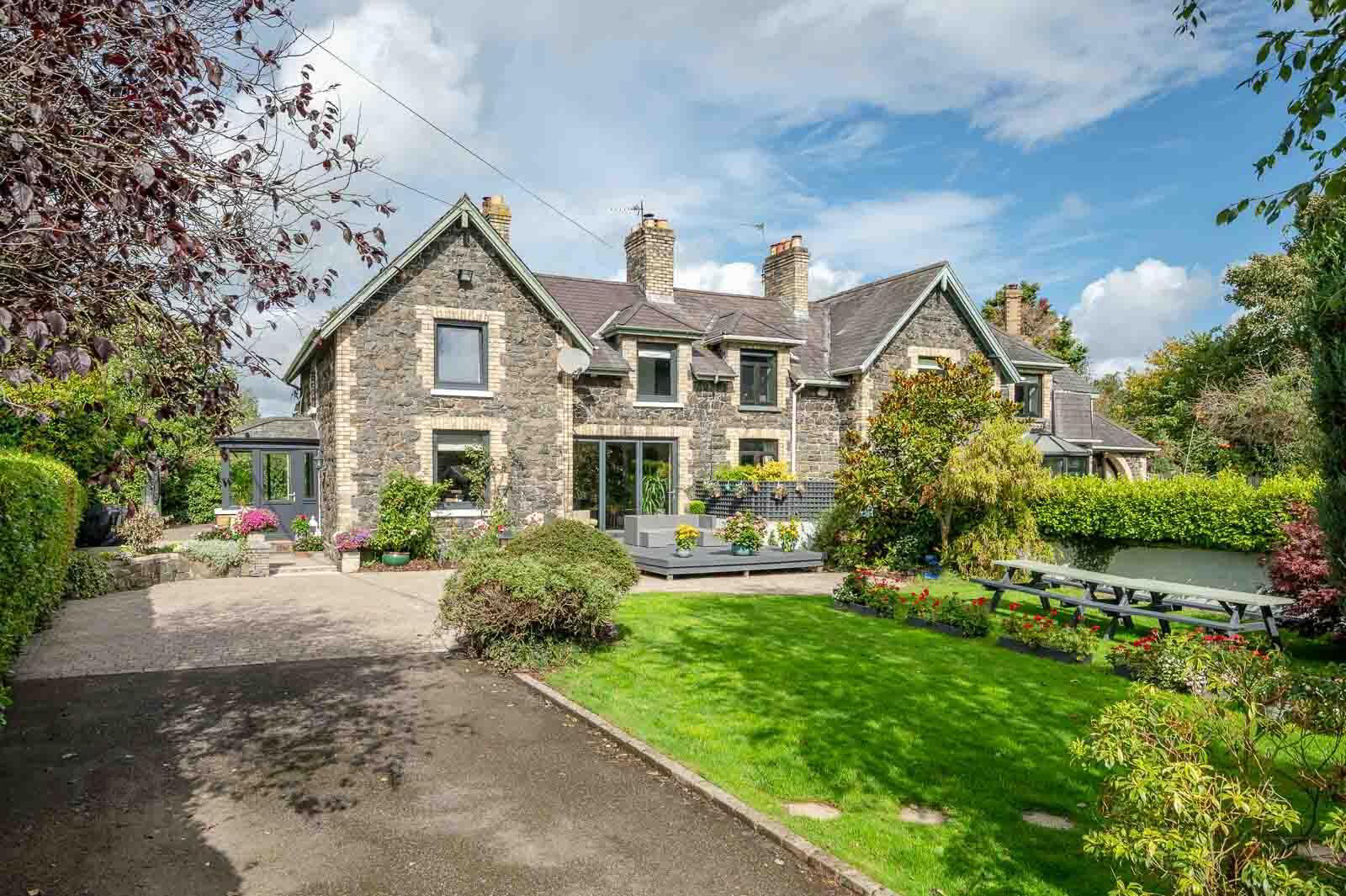 Culloden Cottages, 114 Bangor Road 1 of 41