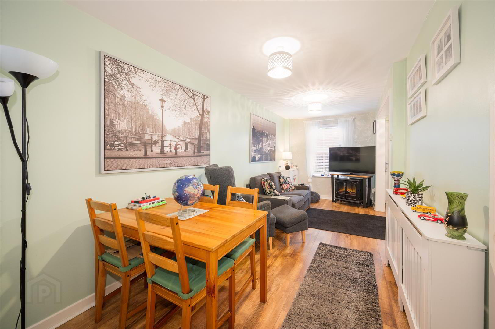 17 Lisavon Parade 7 of 18