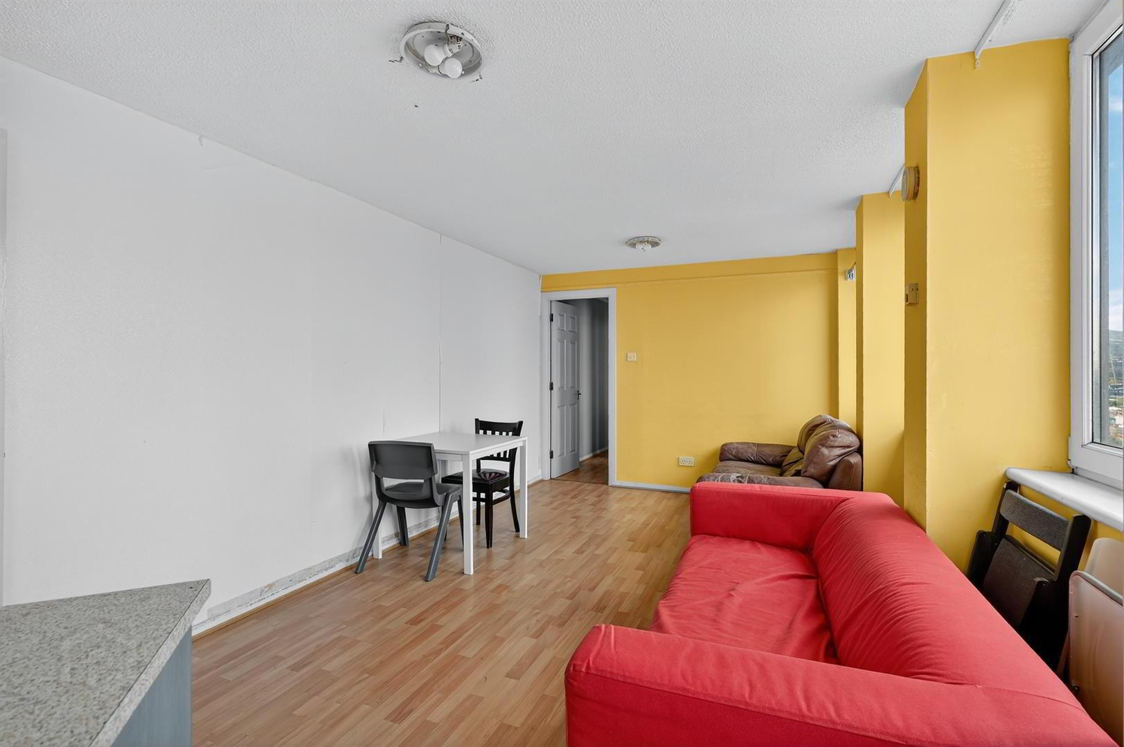 Apt 901, Bradbury Court 6 of 17