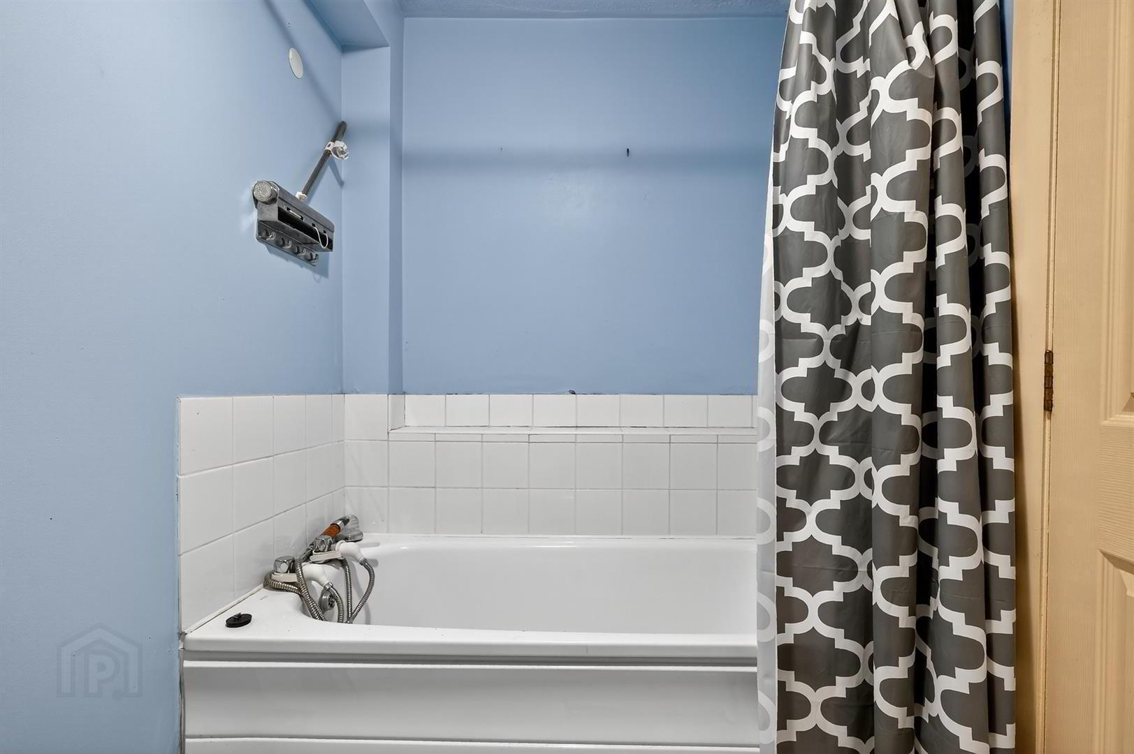 Apt 901, Bradbury Court 14 of 17
