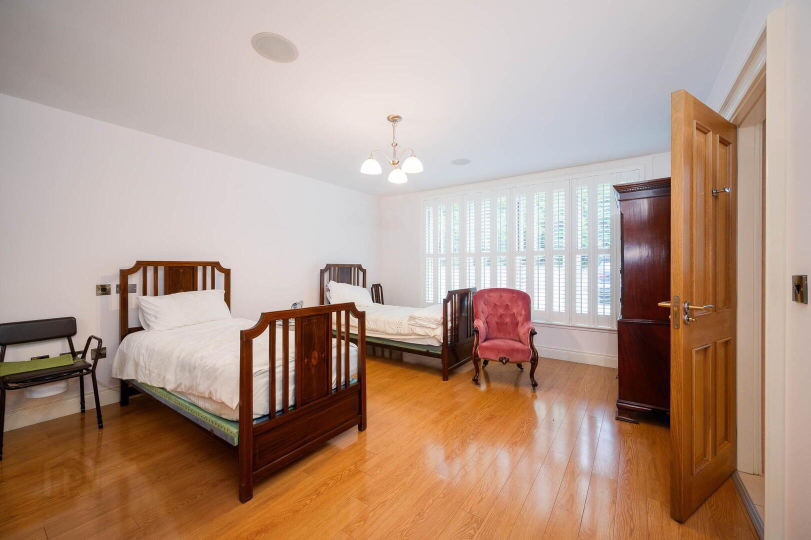 Apt 2, 2 Danesfort Park North 9 of 14