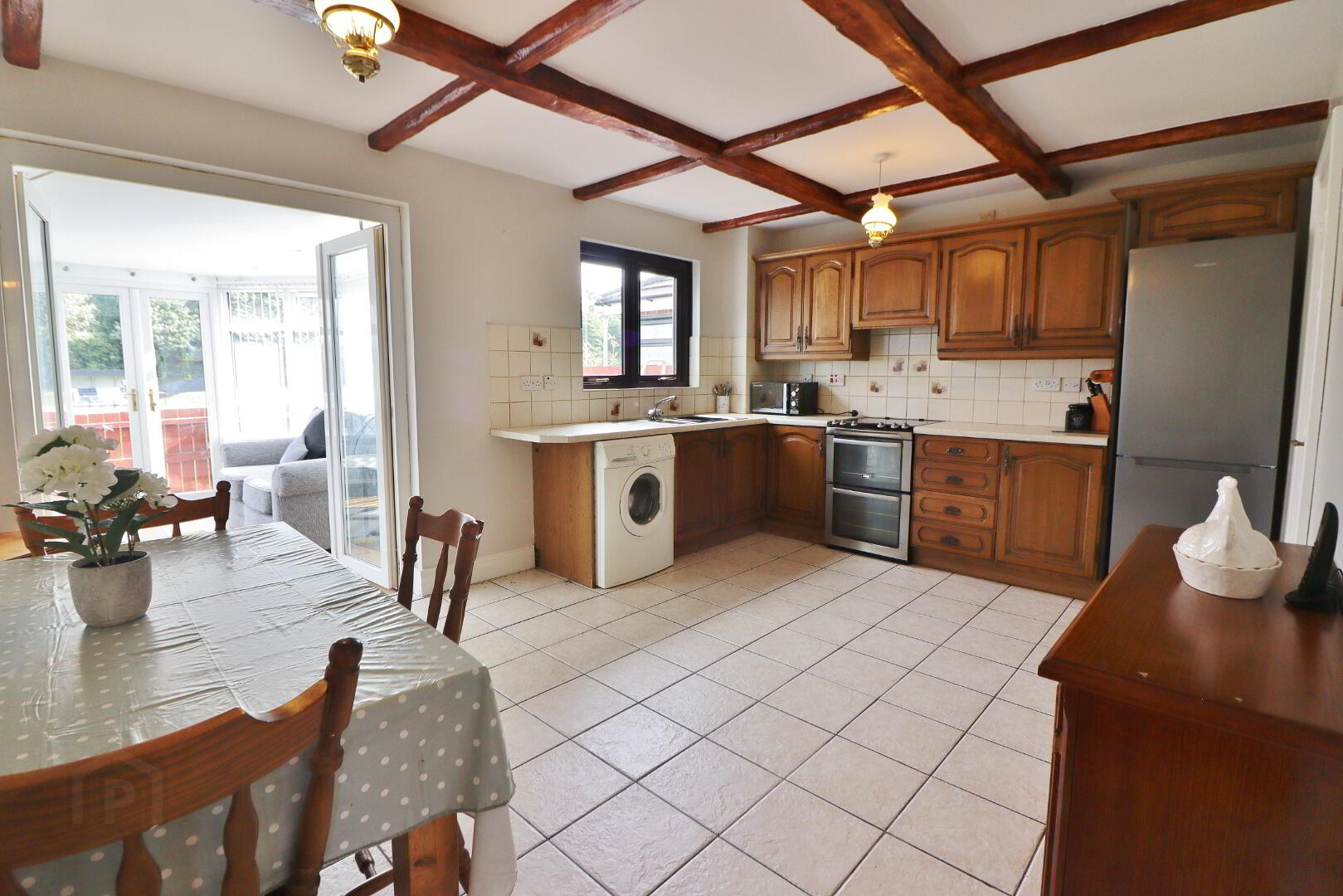 9 Oakleigh Grove 7 of 24