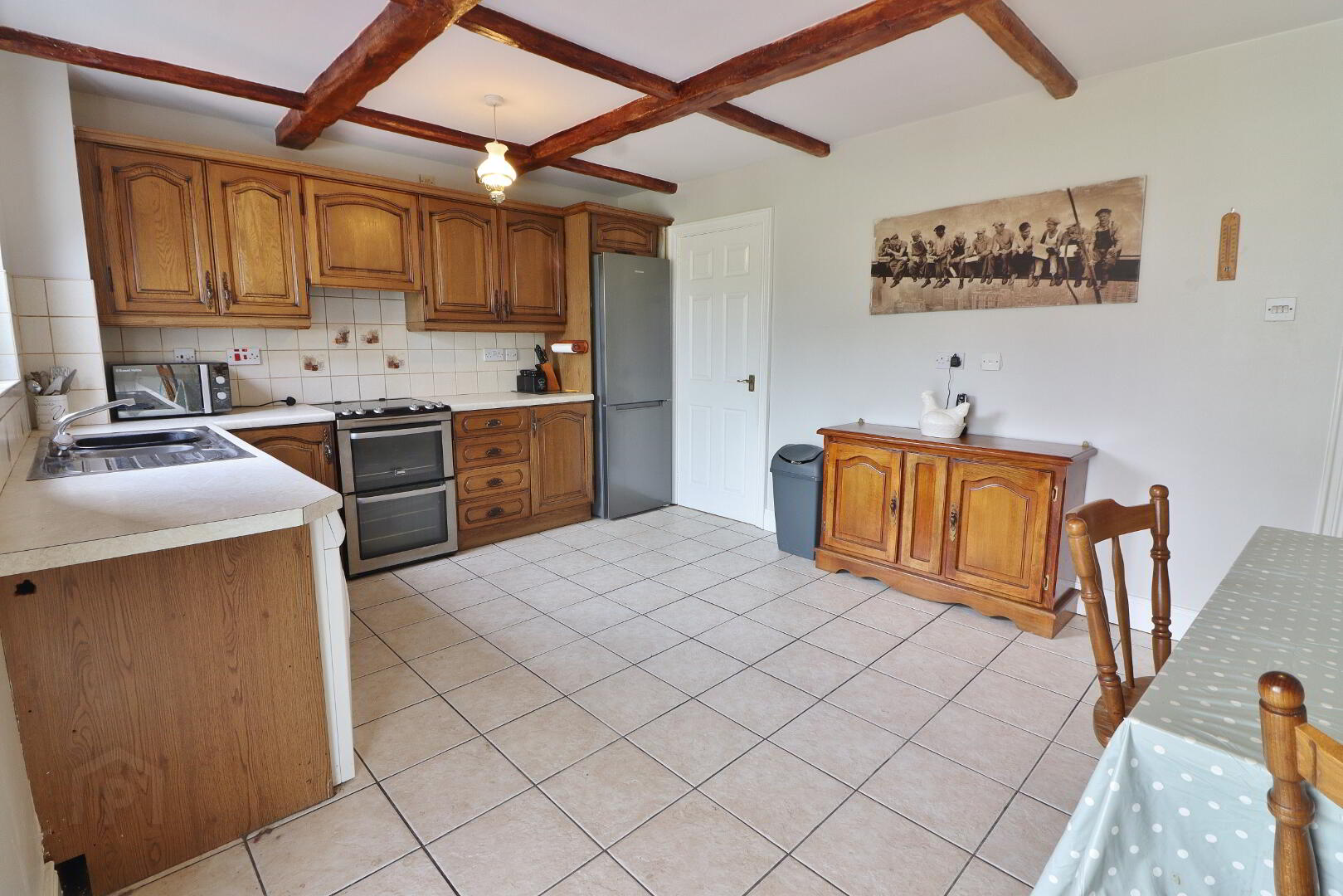 9 Oakleigh Grove 9 of 24