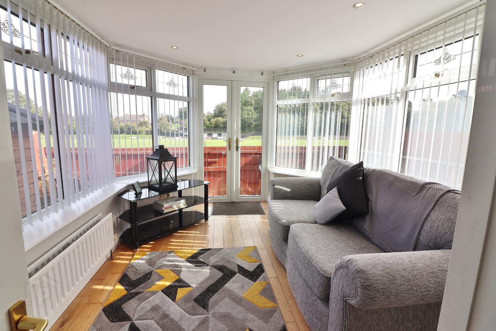 9 Oakleigh Grove 11 of 24