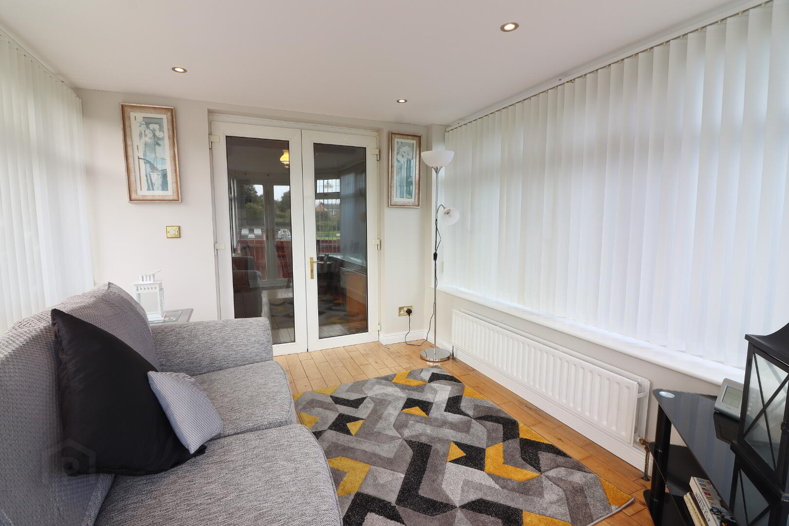 9 Oakleigh Grove 12 of 24