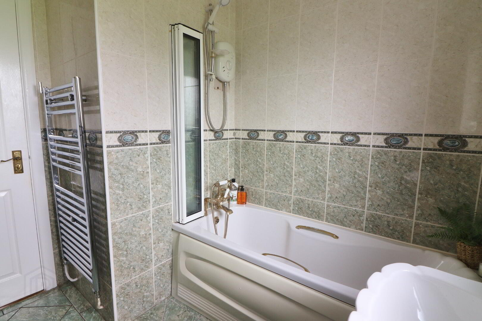 9 Oakleigh Grove 20 of 24