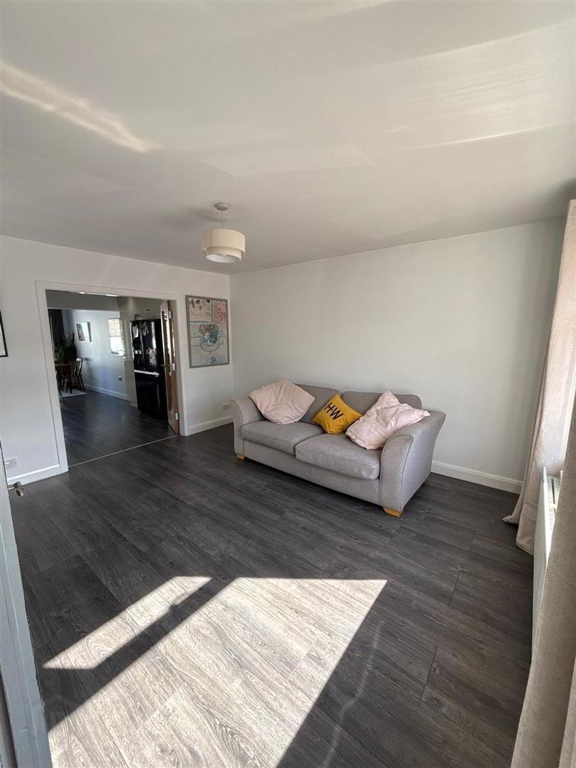 69 Moat Street 1 of 18