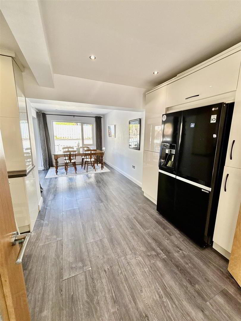 69 Moat Street 4 of 18