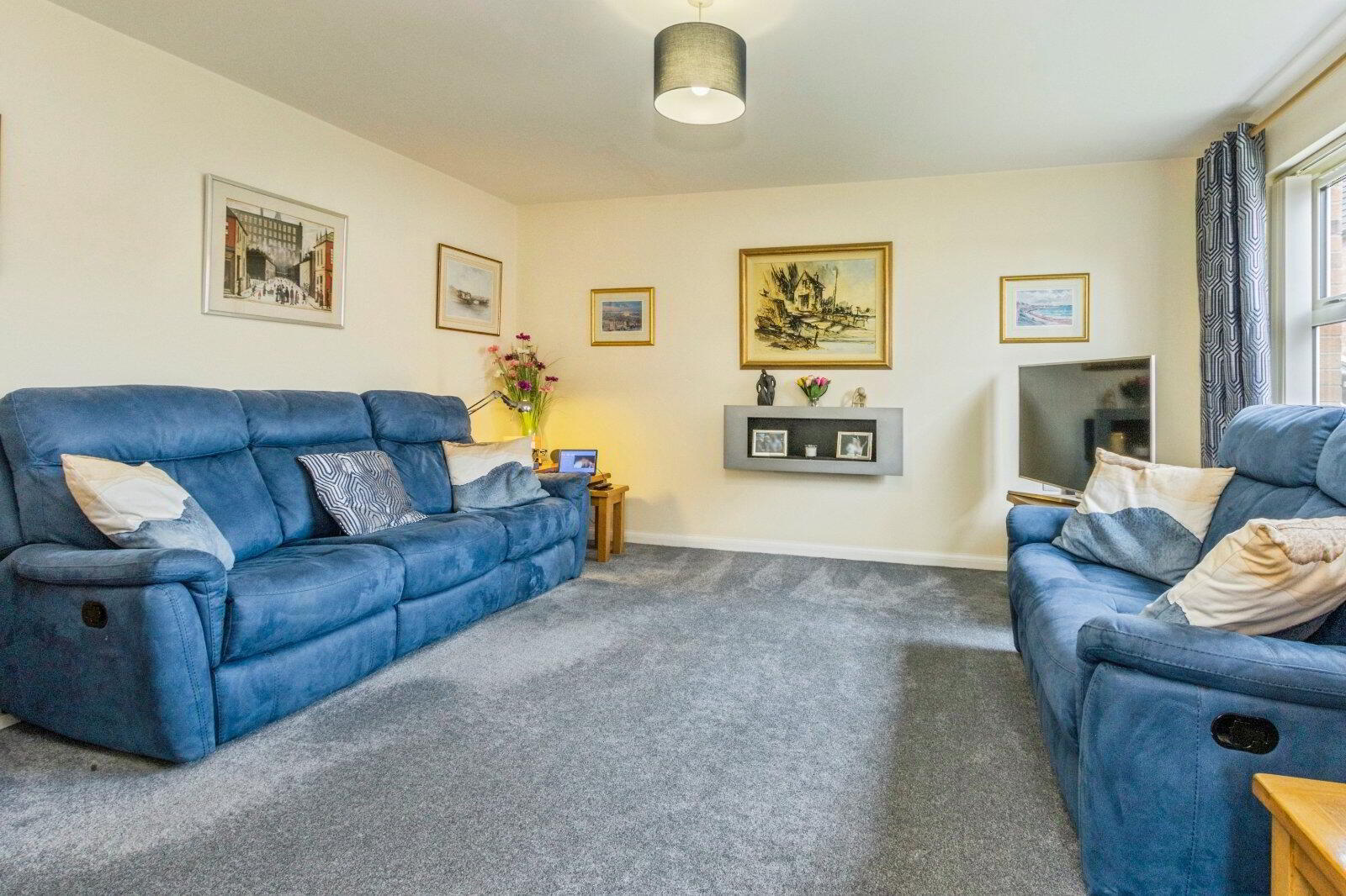 4 Cotswold Gardens 3 of 21