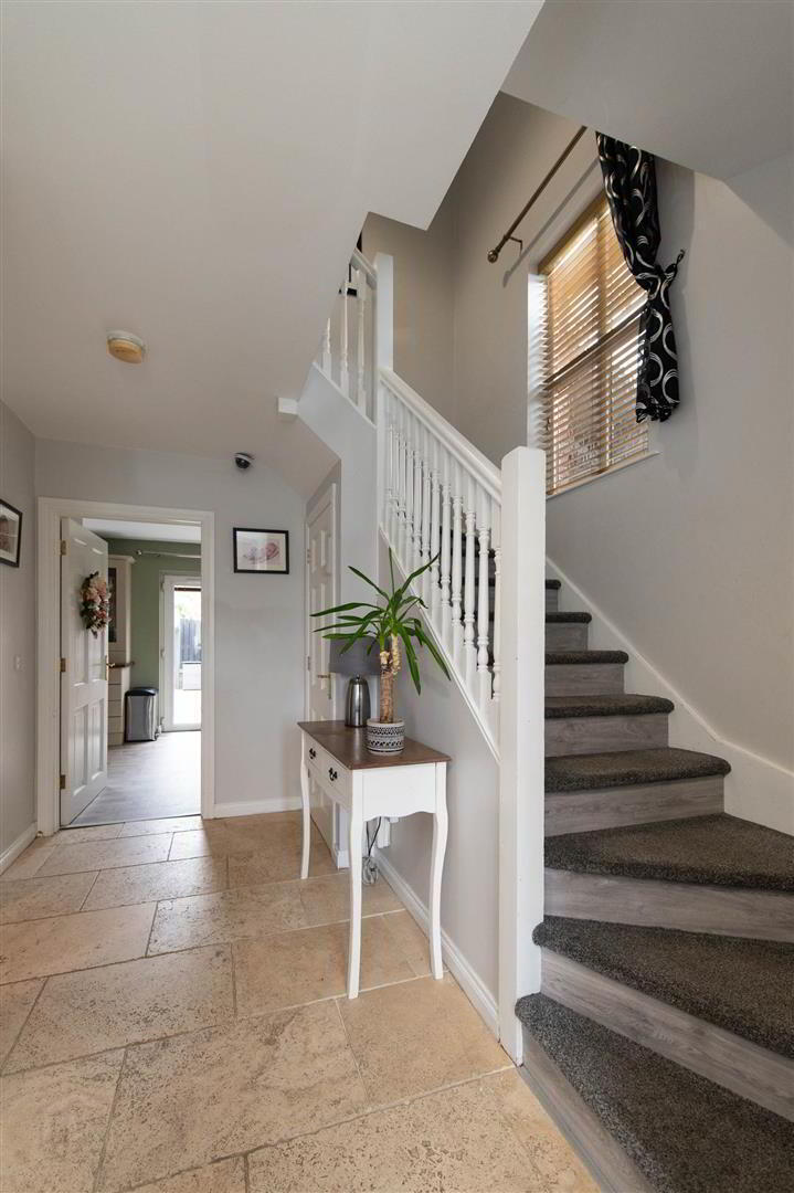 2 Iveagh Avenue 4 of 25