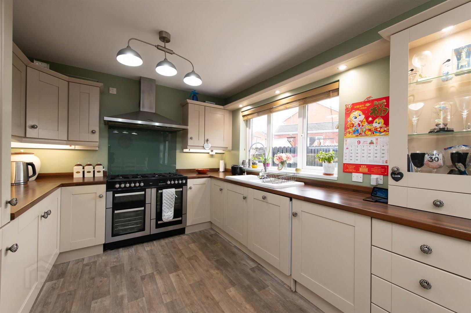 2 Iveagh Avenue 10 of 25