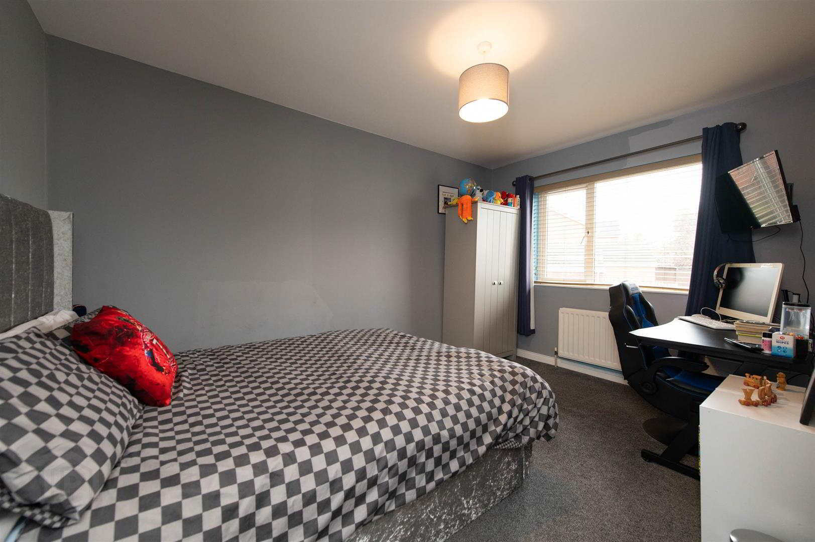 2 Iveagh Avenue 18 of 25