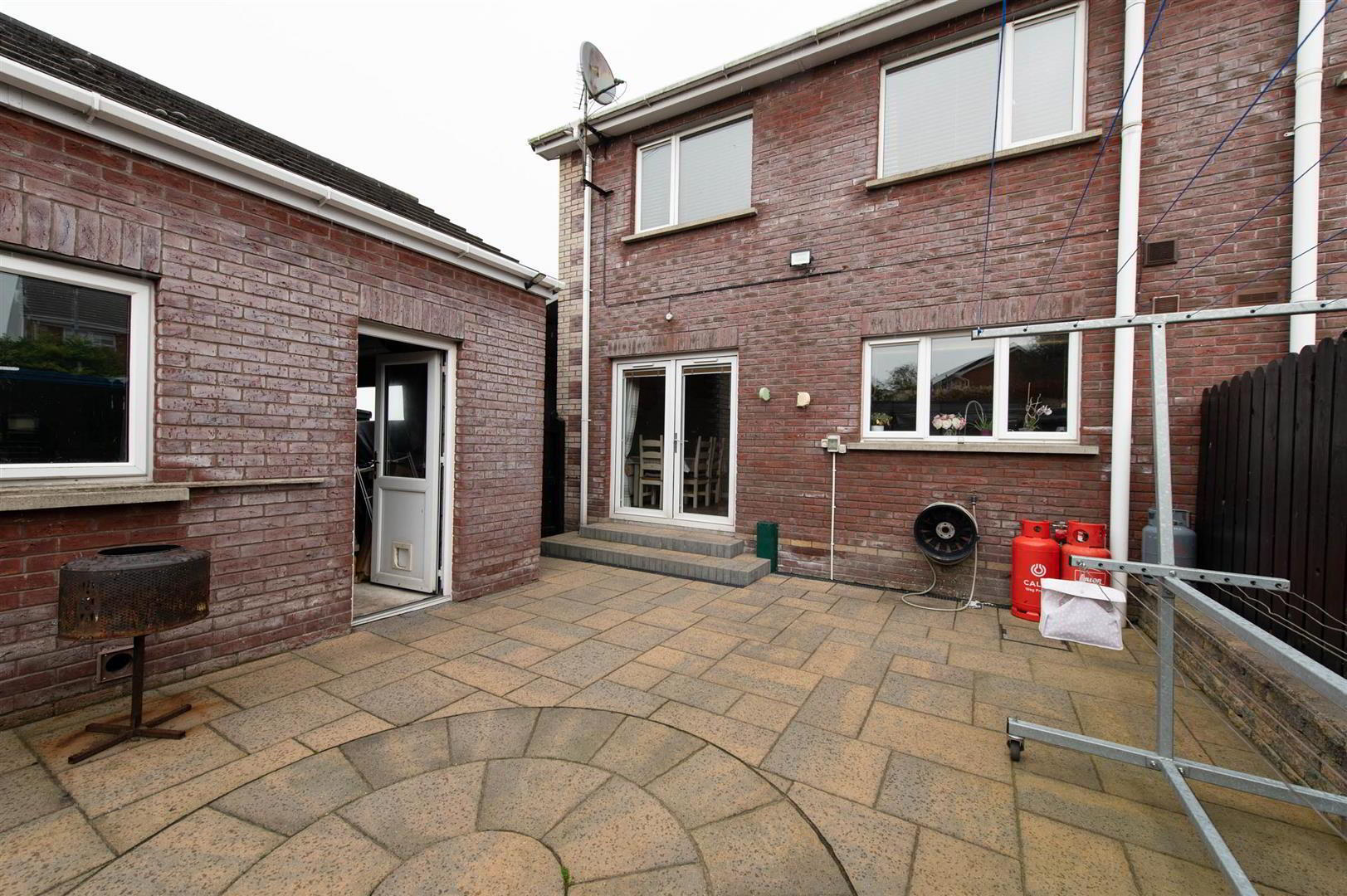 2 Iveagh Avenue 21 of 25