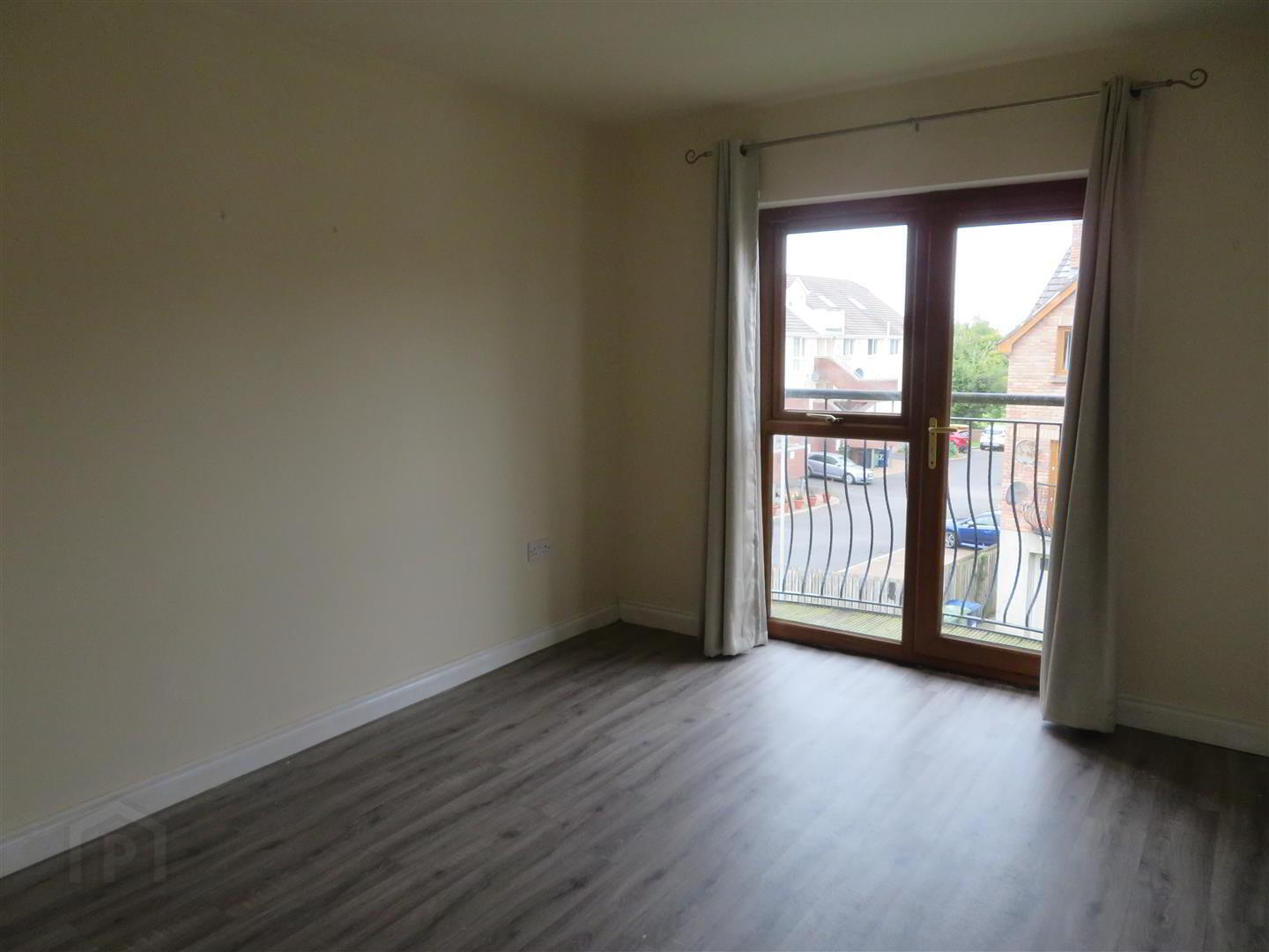 56 Silverwood Green 1 of 23