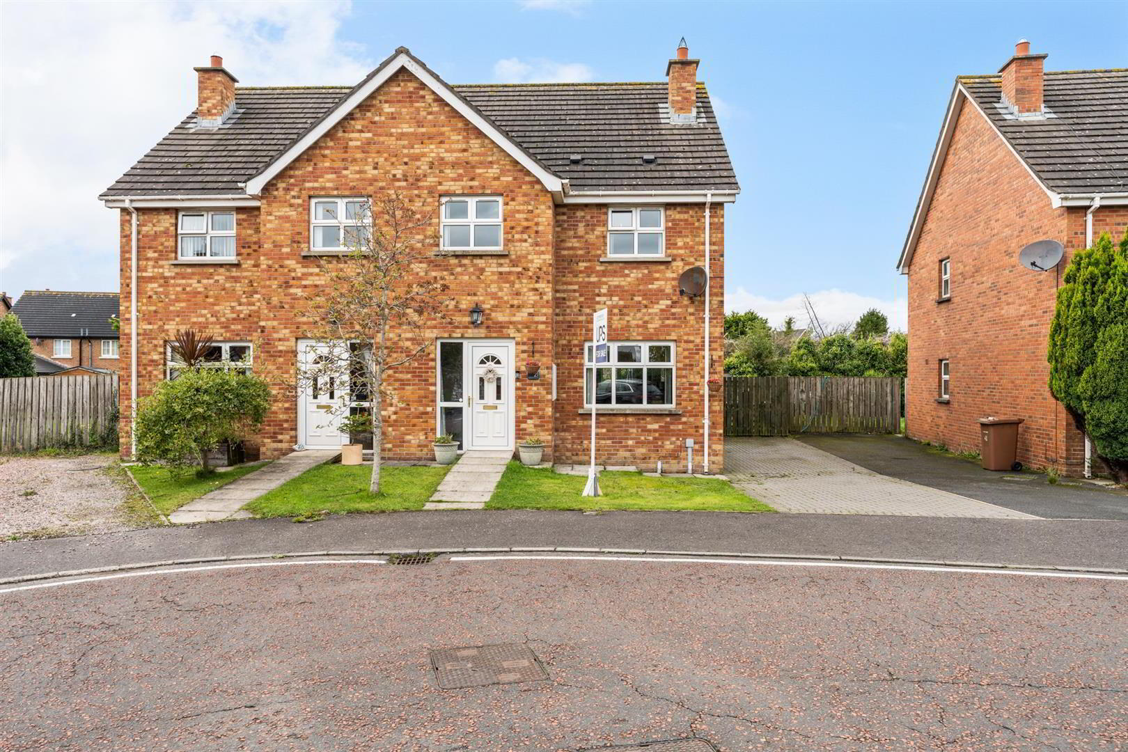 21 Demesne Crescent 2 of 30