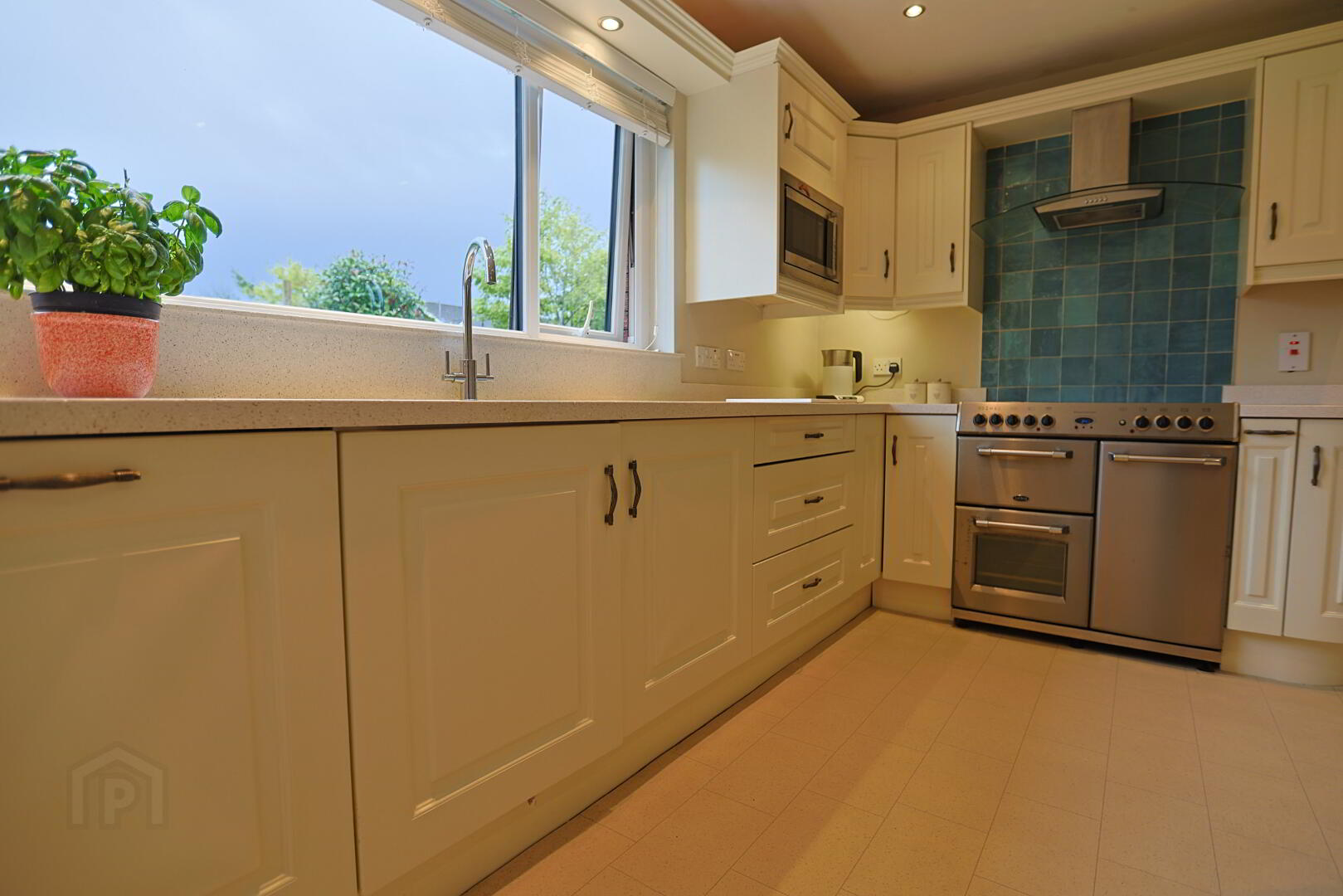 13 Tudor Lodge 23 of 60