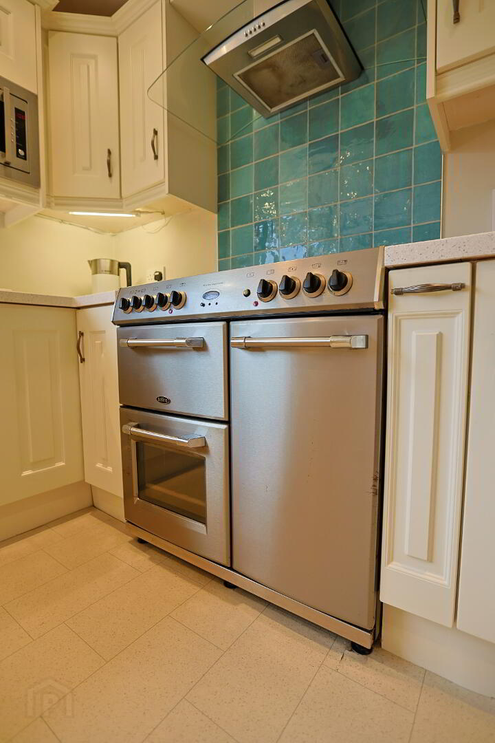 13 Tudor Lodge 24 of 60