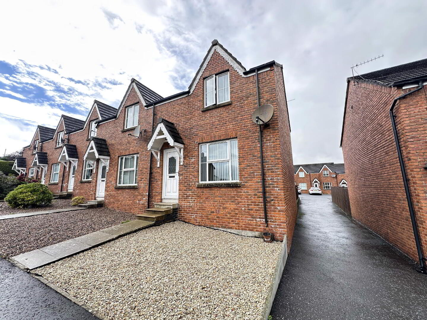 11 Edenderry Mews 1 of 12