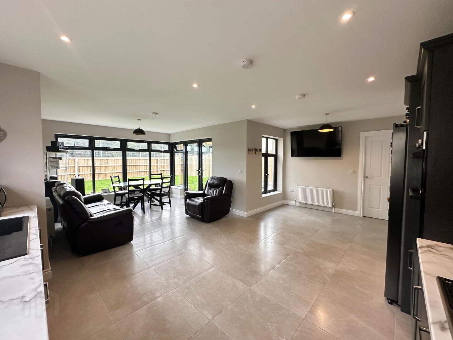 111 Edenbrook 8 of 31