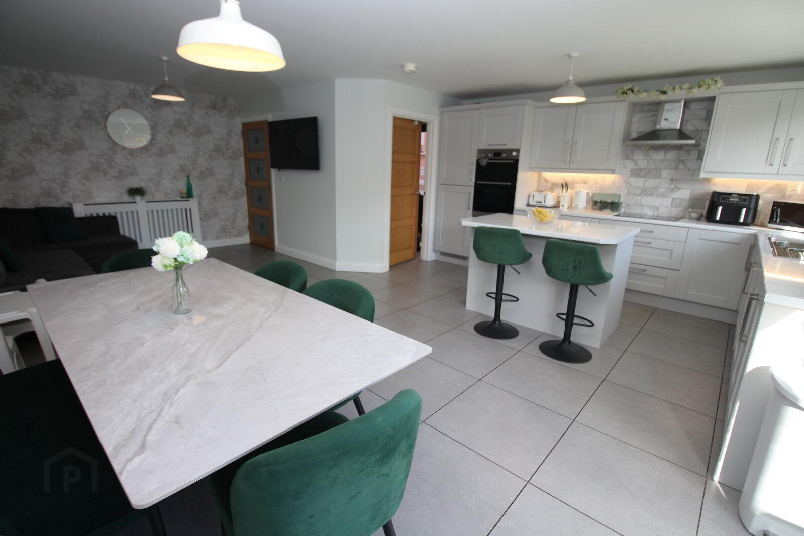 14 Highgrove Road 7 of 14
