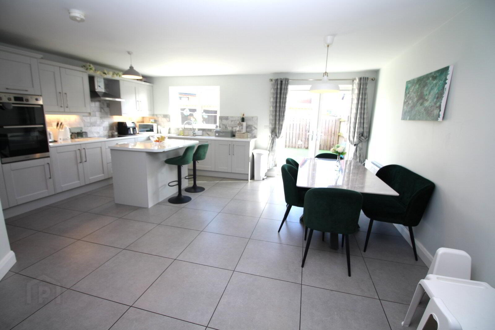 14 Highgrove Road 4 of 14