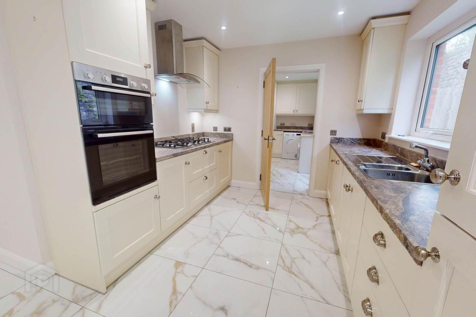 5 Drumgarrow Avenue 13 of 42