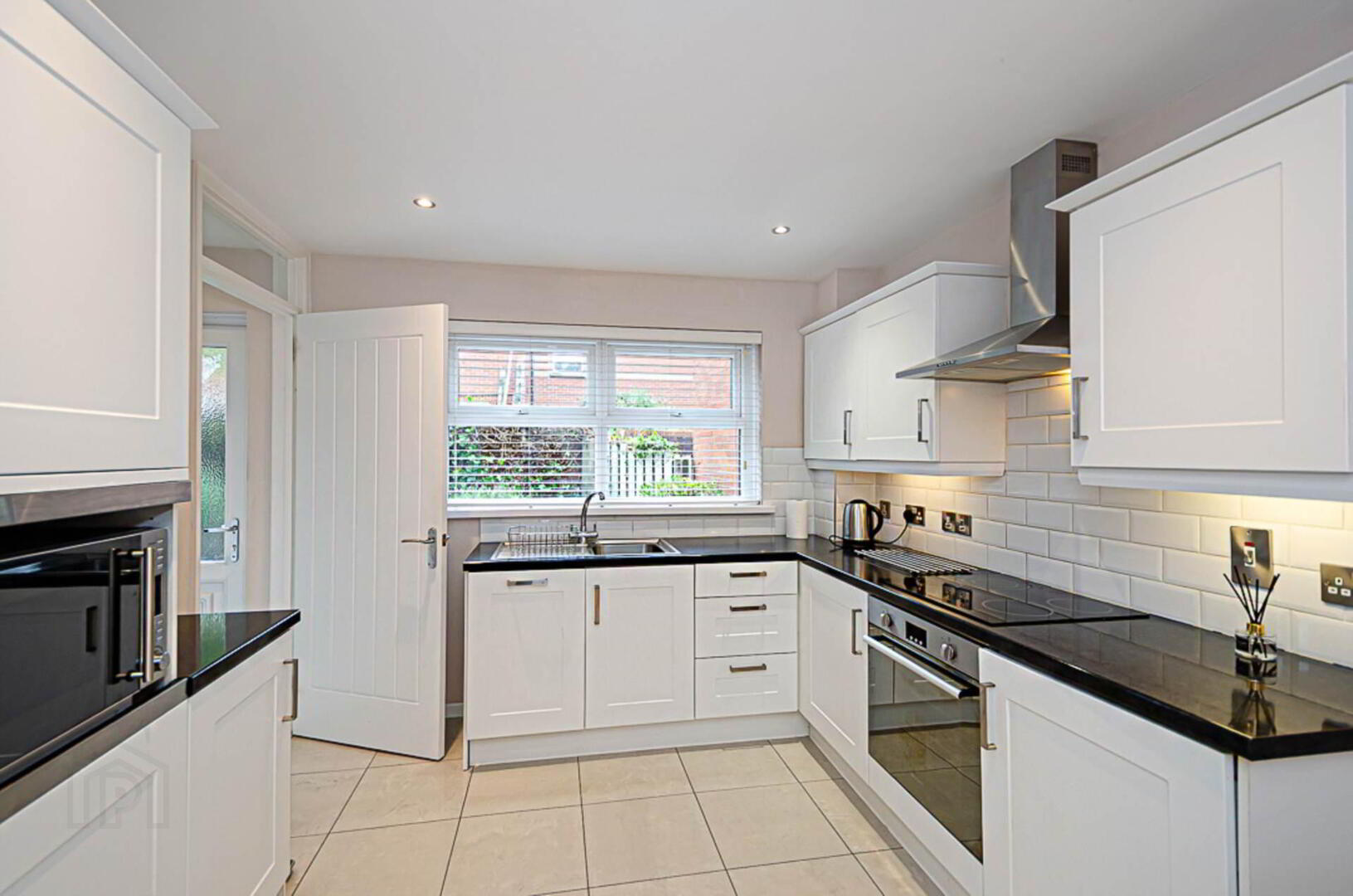 13 Calvin Street 8 of 25