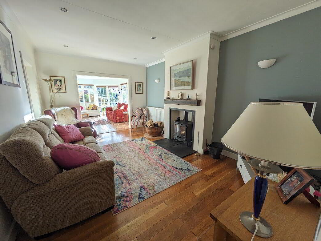 8 Dixon Road 5 of 27