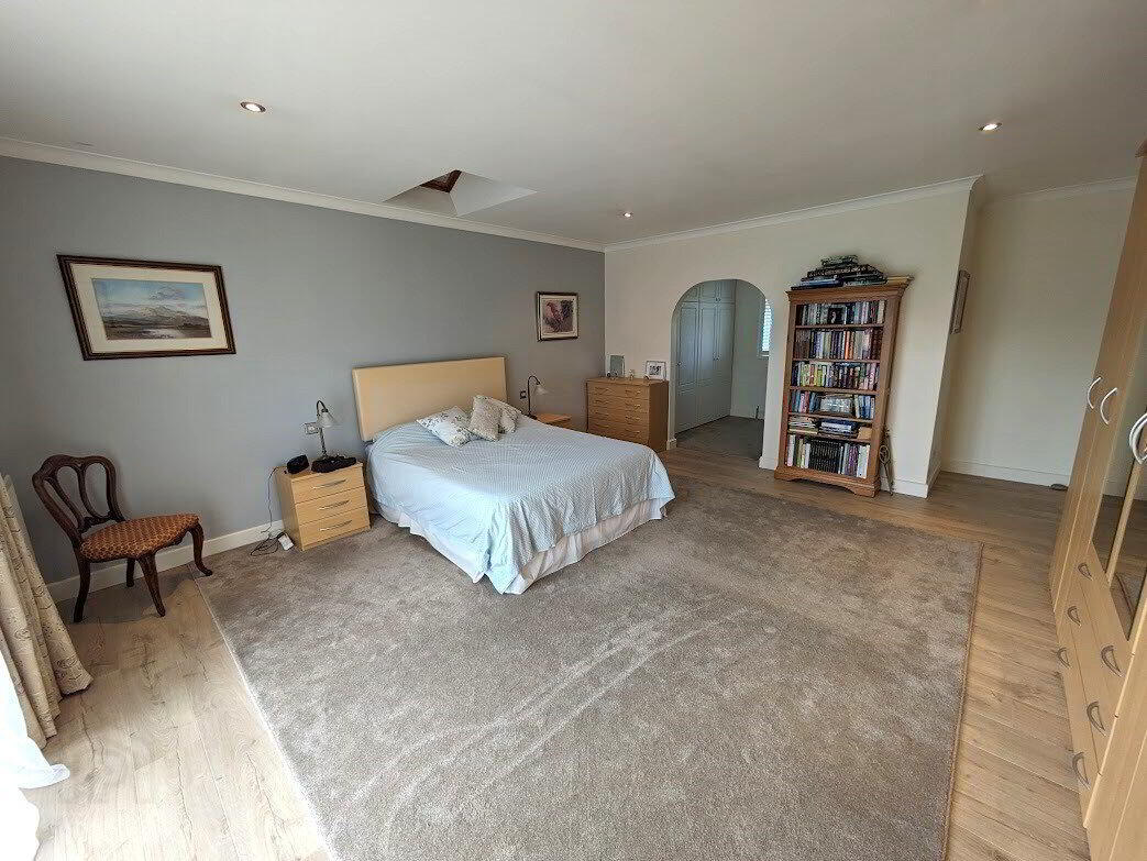 8 Dixon Road 13 of 27