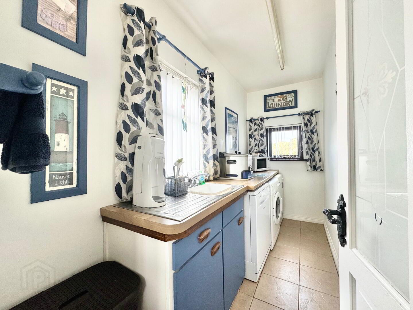 3 Stewart Bungalows 8 of 16