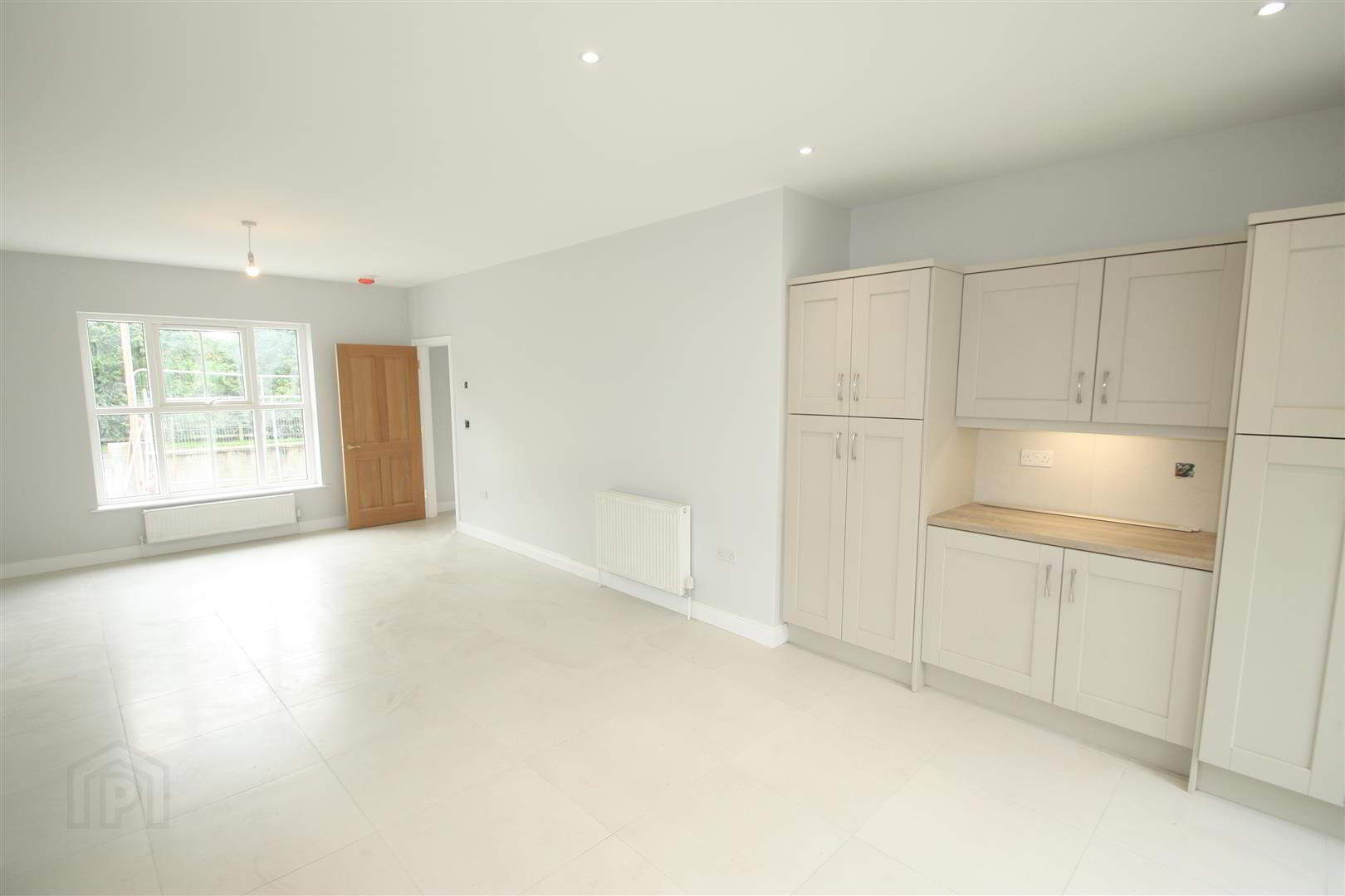 33 Lisburn Road 4 of 17
