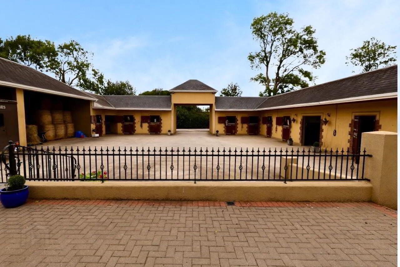 Creaghduff Stables 8 of 29