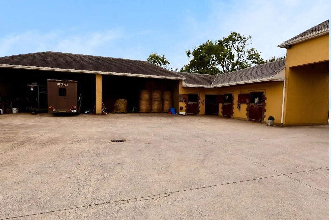 Creaghduff Stables 10 of 29