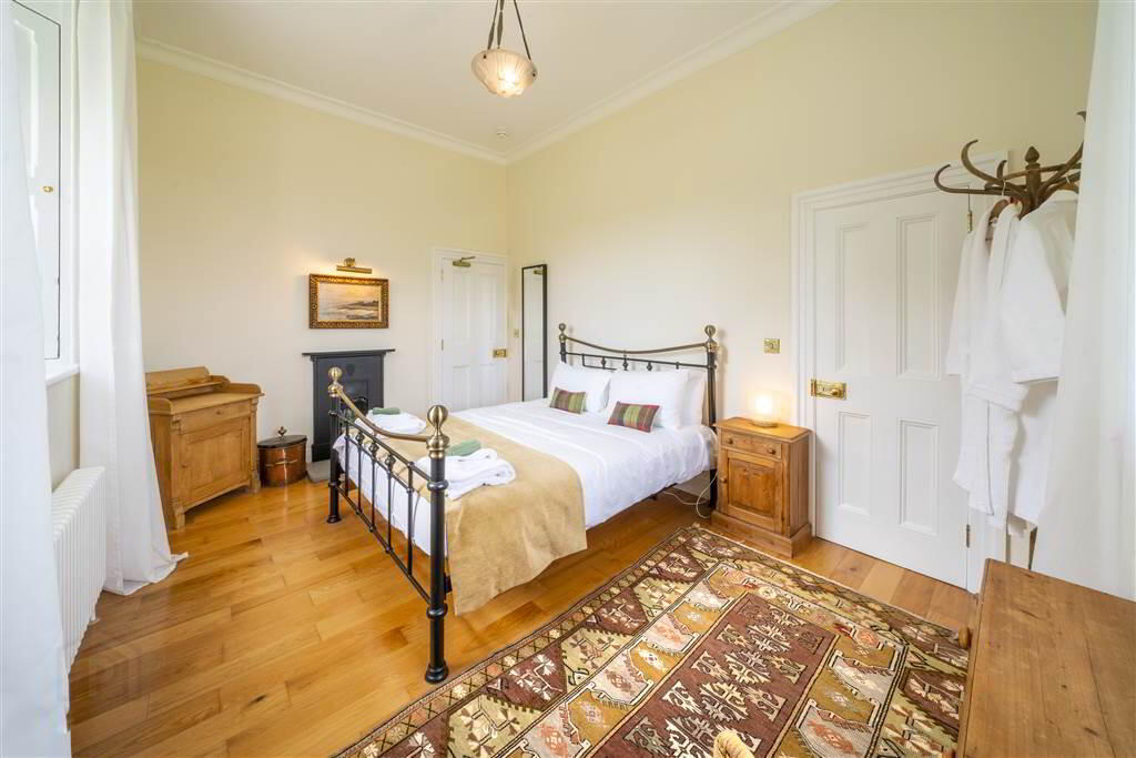 Detached Period Residence On, C. 5.5 Acres 25 of 30