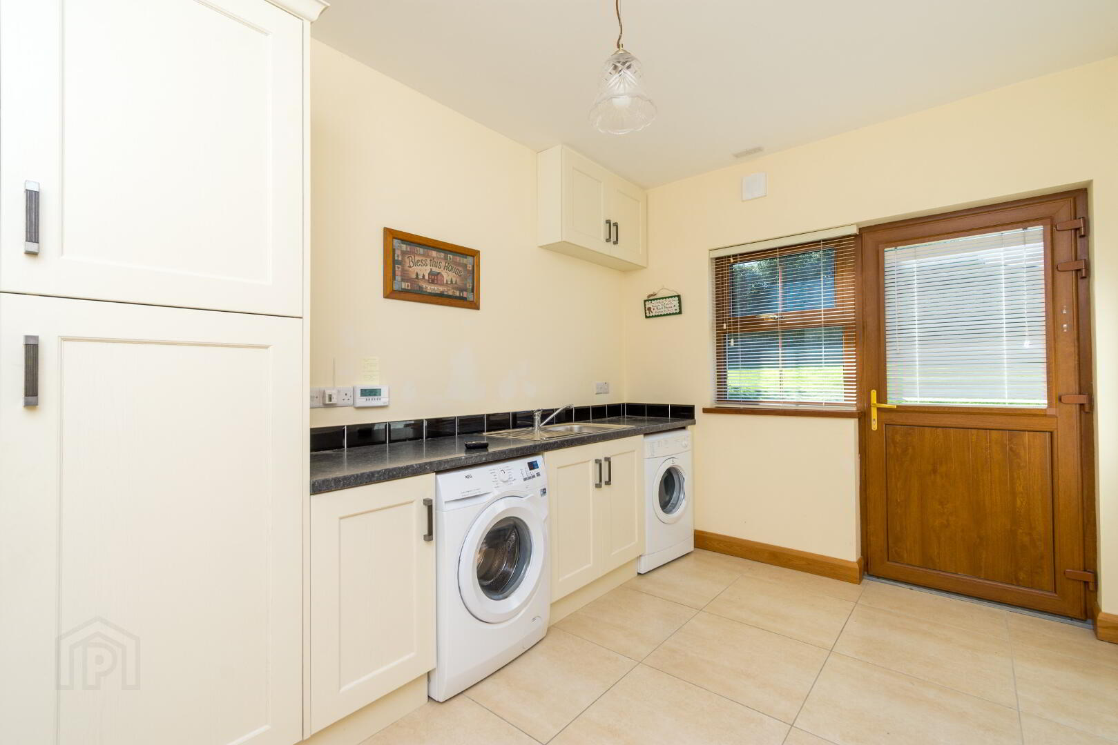 Available To Rent, 69a Lisburn Road 12 of 23