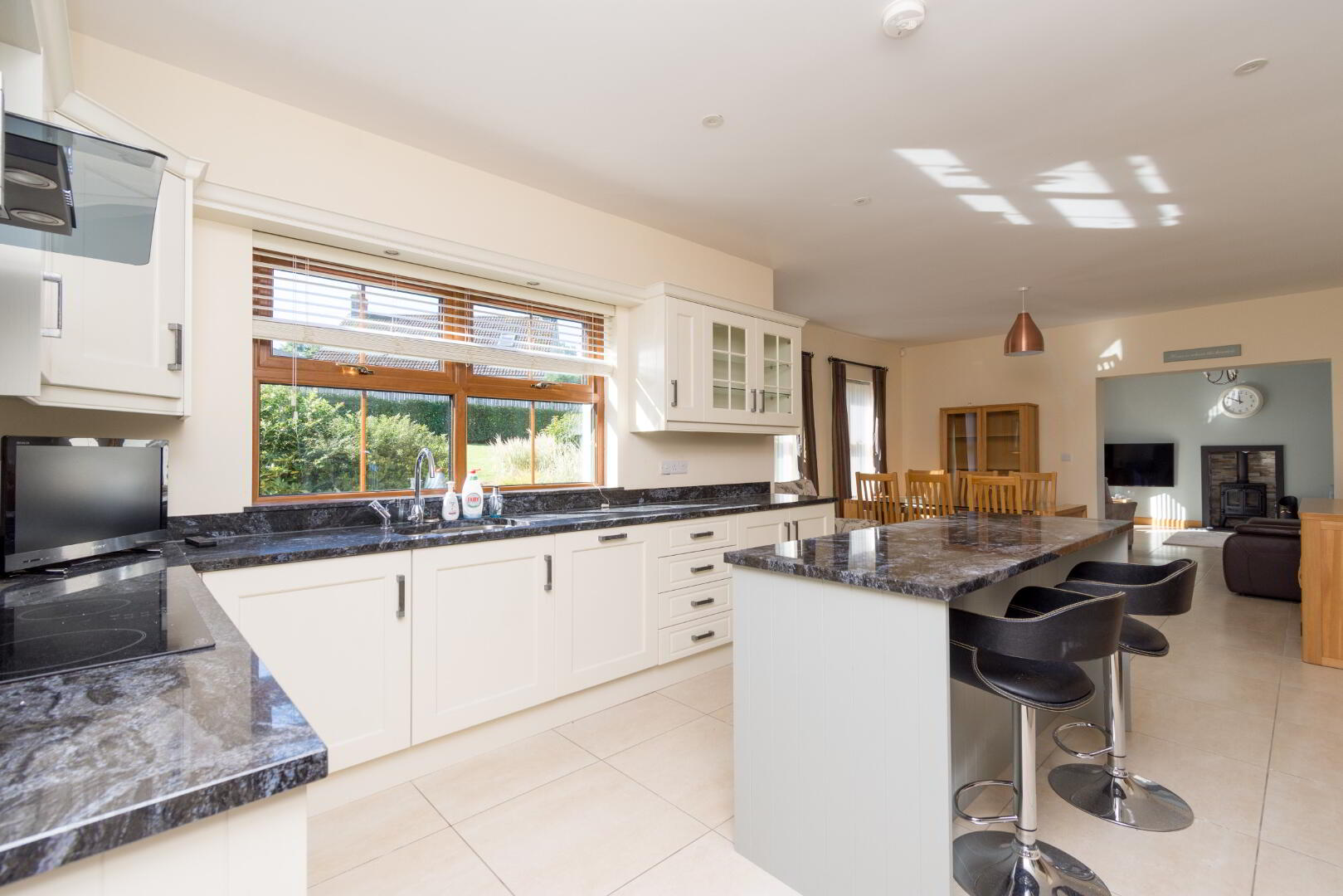 Available To Rent, 69a Lisburn Road 7 of 23