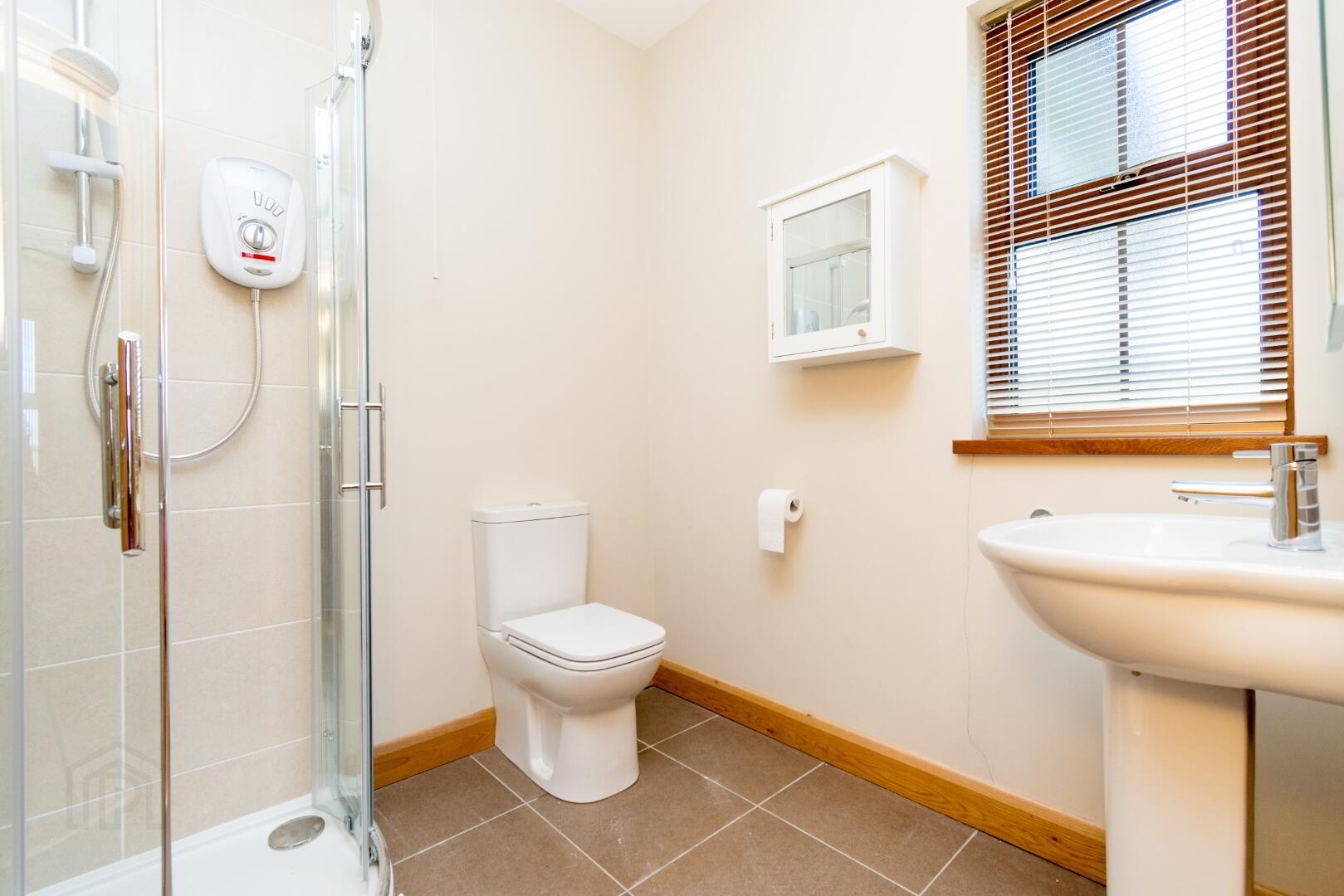 Available To Rent, 69a Lisburn Road 17 of 23