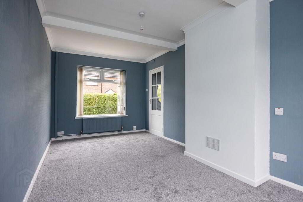 21 Cloghan Crescent 5 of 30