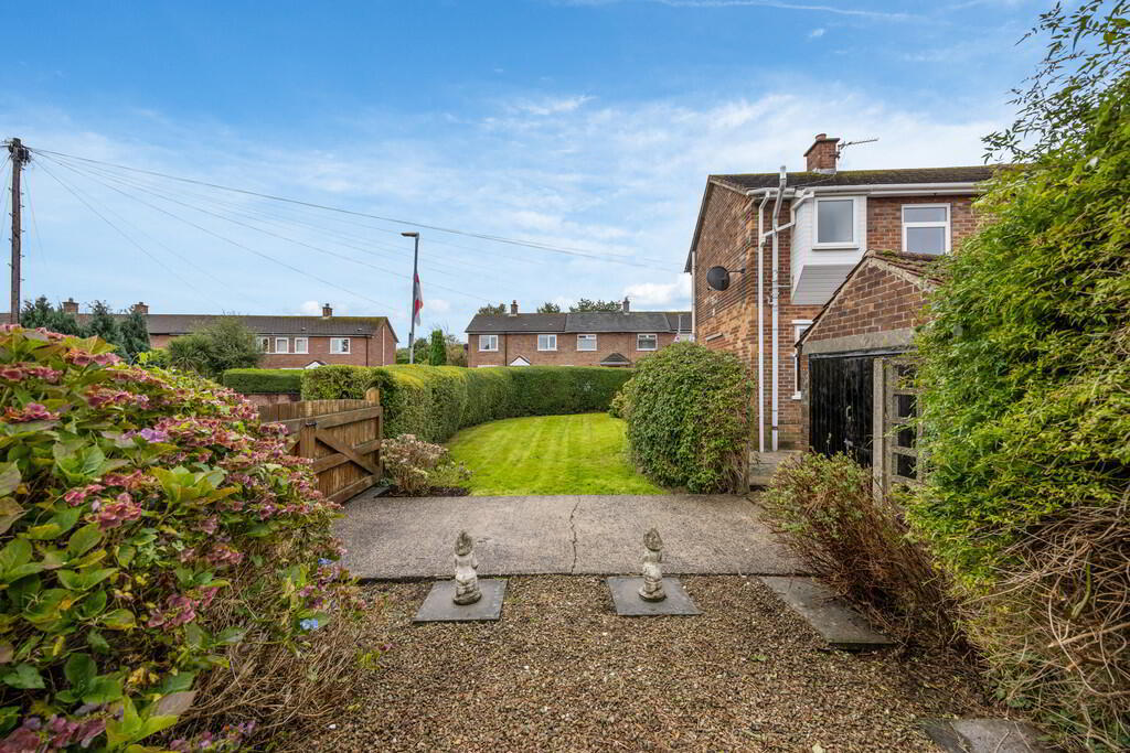 21 Cloghan Crescent 23 of 30