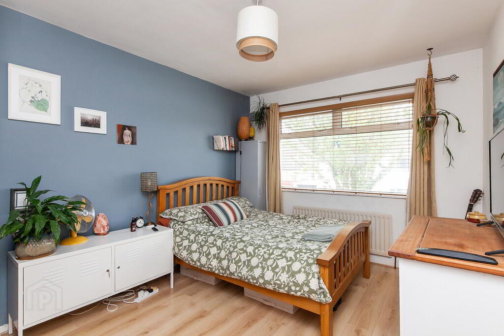 3 Stirling Road 17 of 25