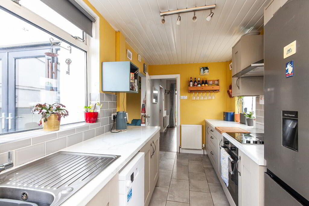 3 Stirling Road 11 of 25