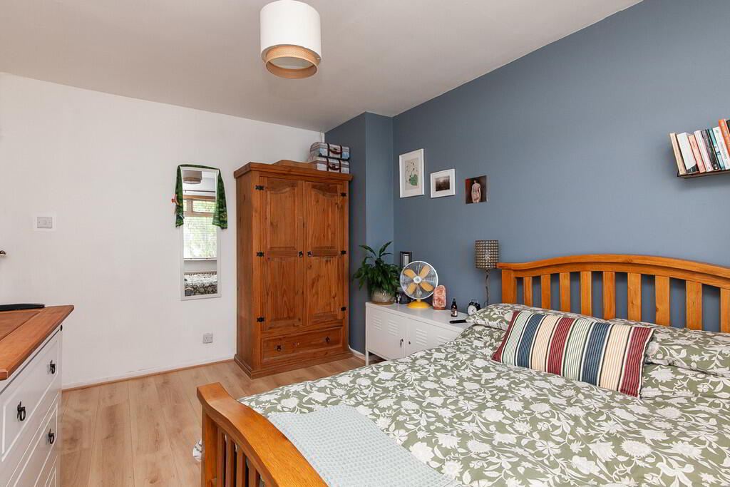 3 Stirling Road 18 of 25