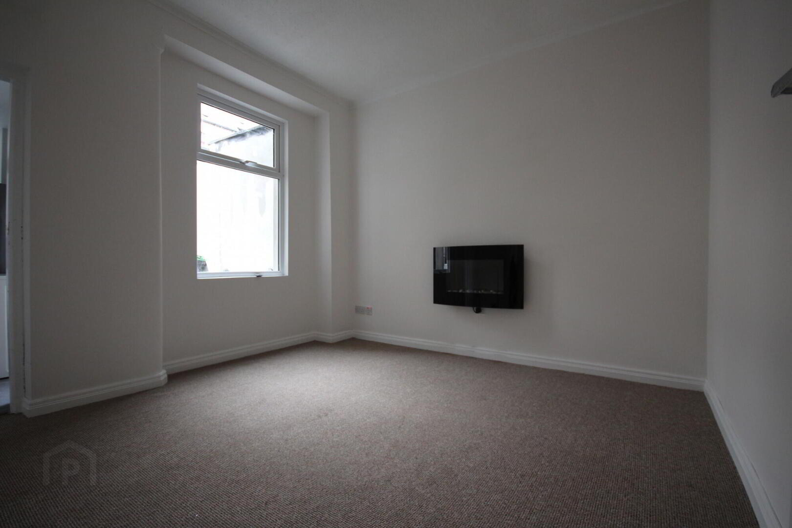 15 Ainsworth Avenue 3 of 10