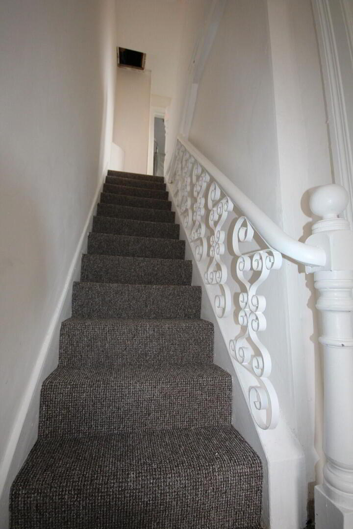 15 Ainsworth Avenue 5 of 10