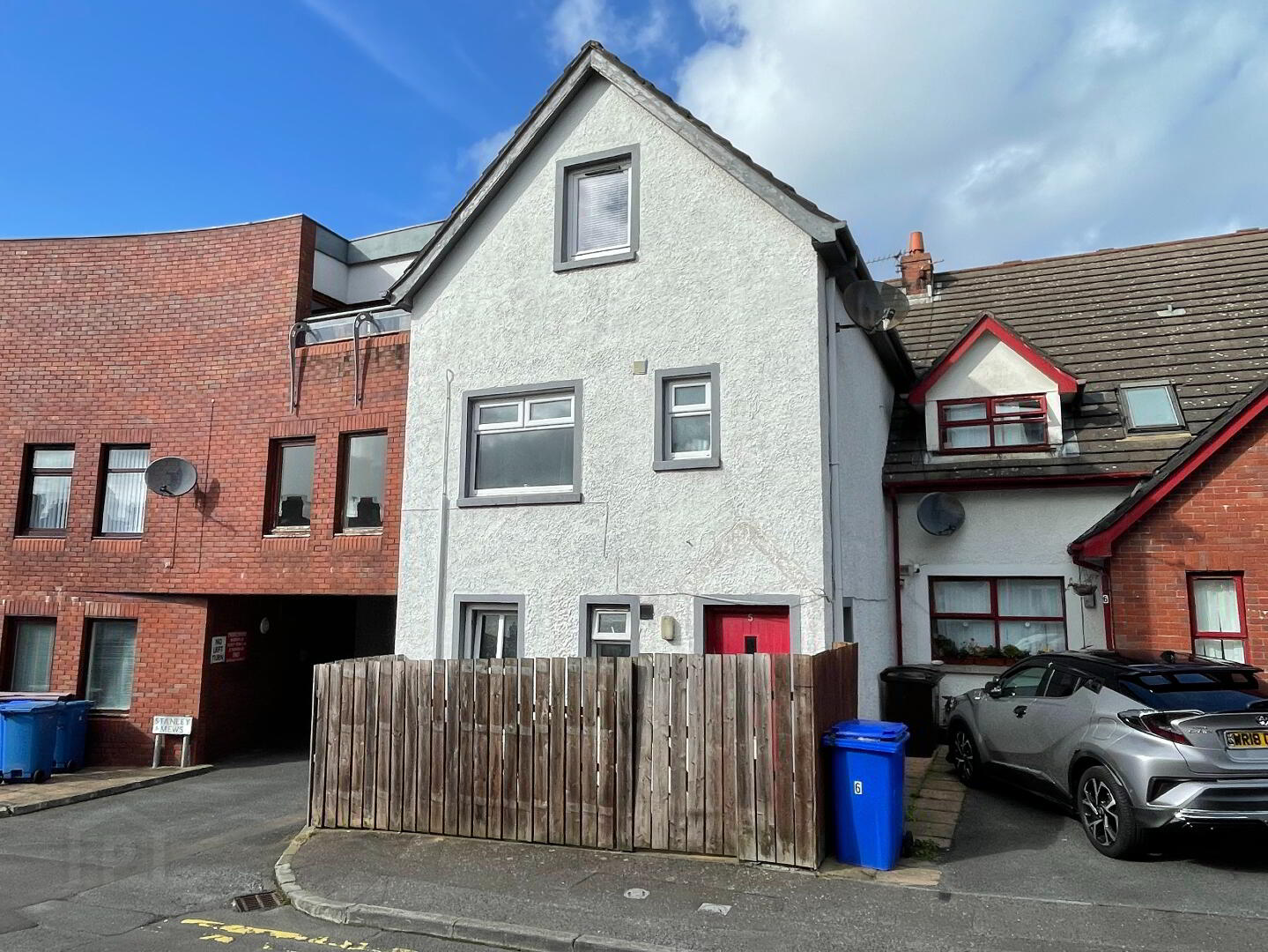 5 & 5a Stanley Mews 1 of 22