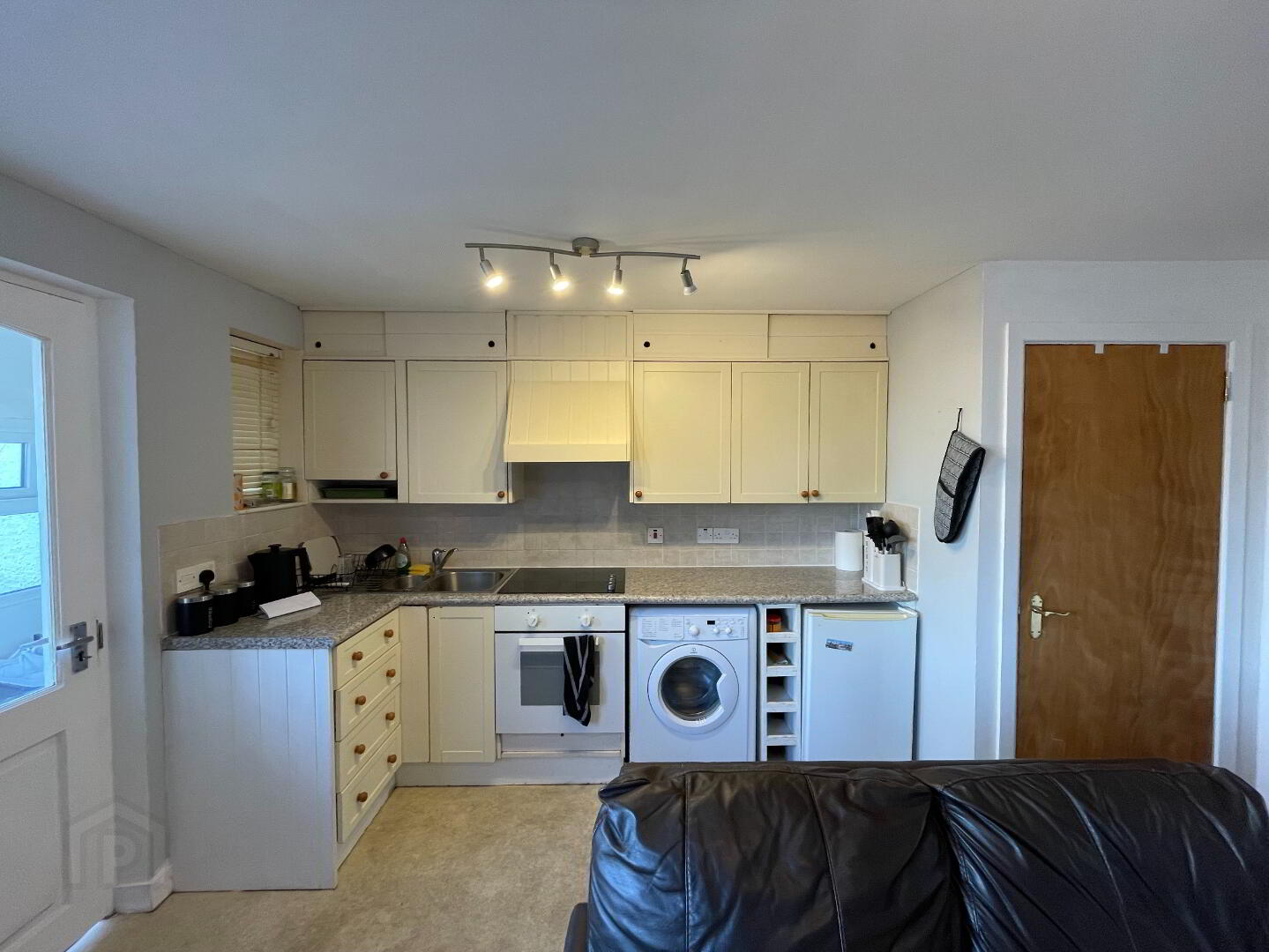 5 & 5a Stanley Mews 20 of 22