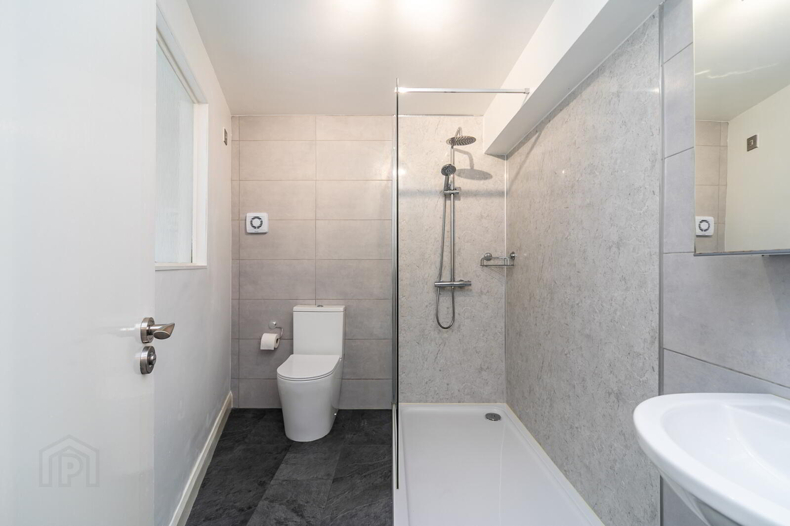 Apartment 14 48 Rossmore Drive 7 of 21