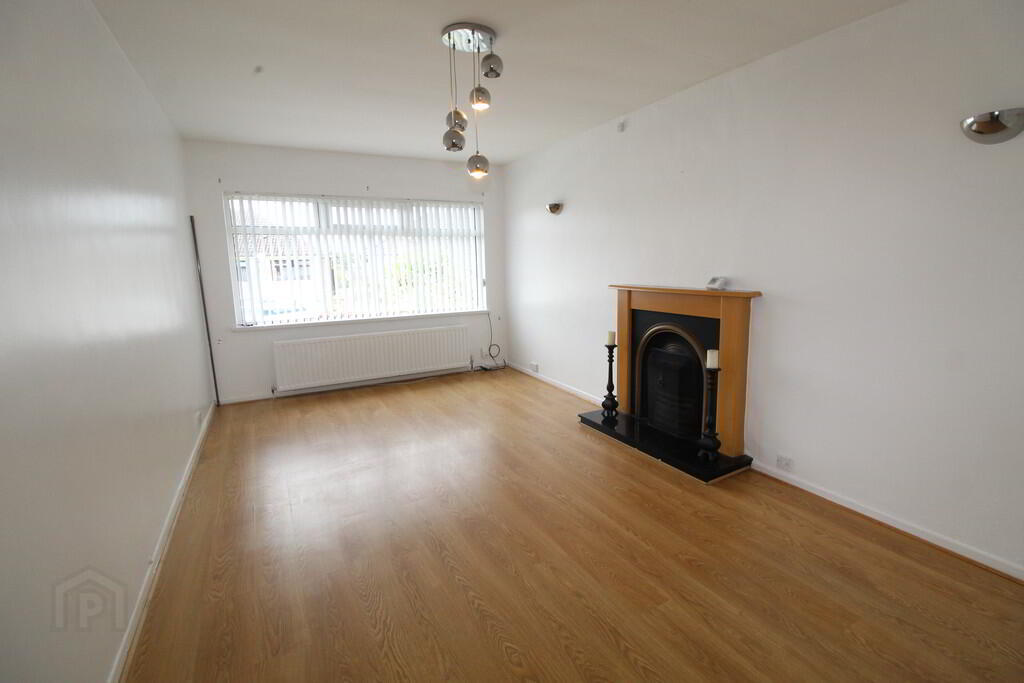 16 Woodford Park 2 of 16