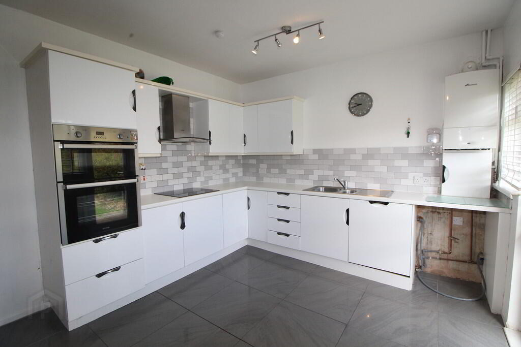 16 Woodford Park 5 of 16