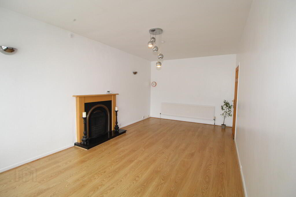 16 Woodford Park 3 of 16